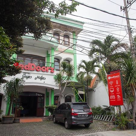 Reddoorz @ Genteng Surabaya 2 Buitenkant foto